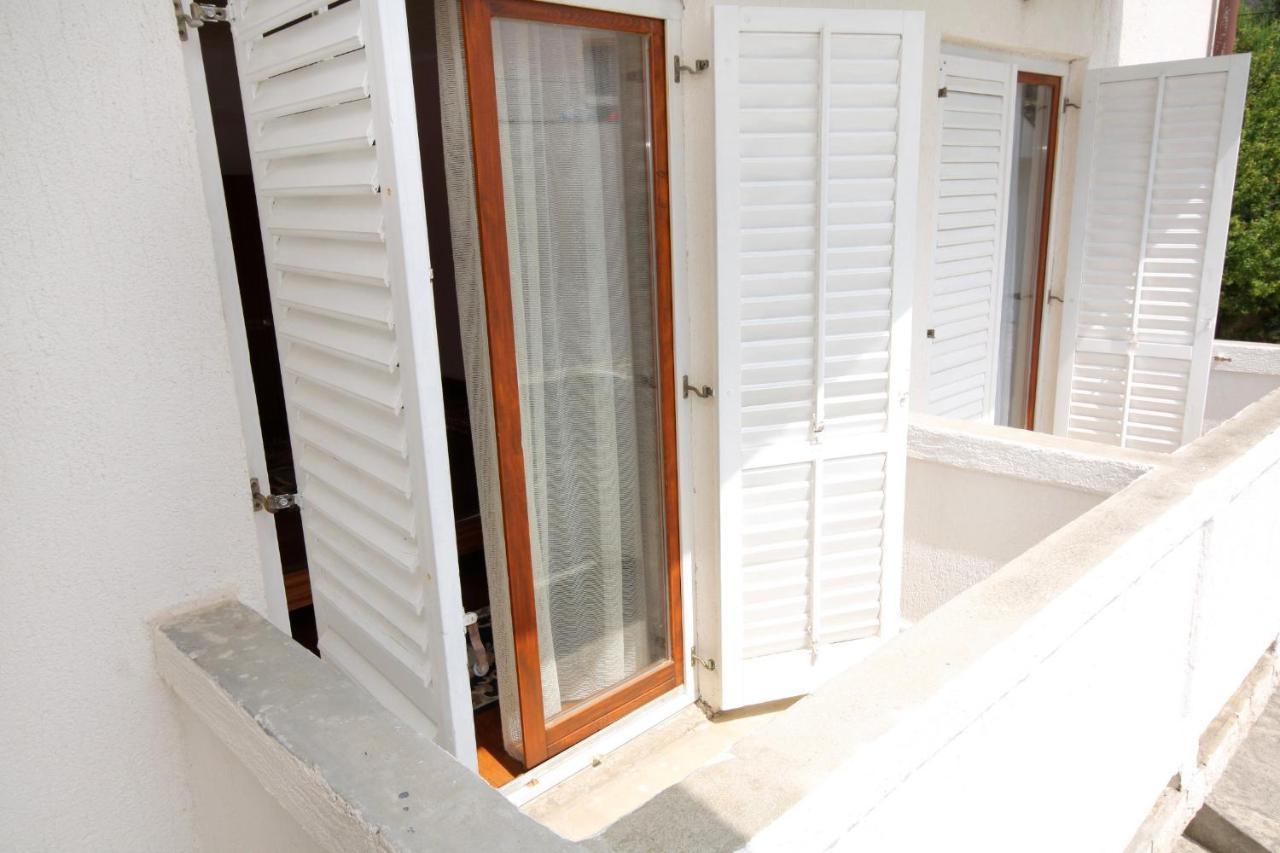 Apartments With A Parking Space Kampor, Rab - 5032 Exterior photo